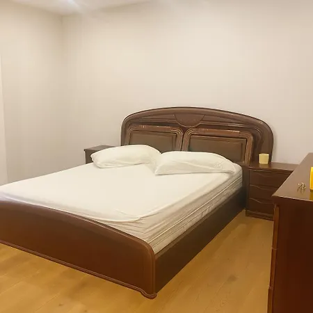 2br Blloku And Park * Tirana